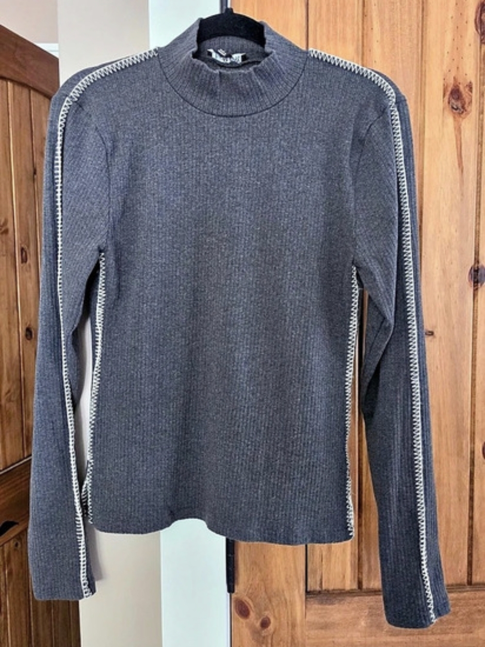 J.CREW Ribbed Turtleneck Whipstich Trim Gray Size Medium